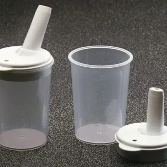 Vaso de alimentación con tetina regulable
